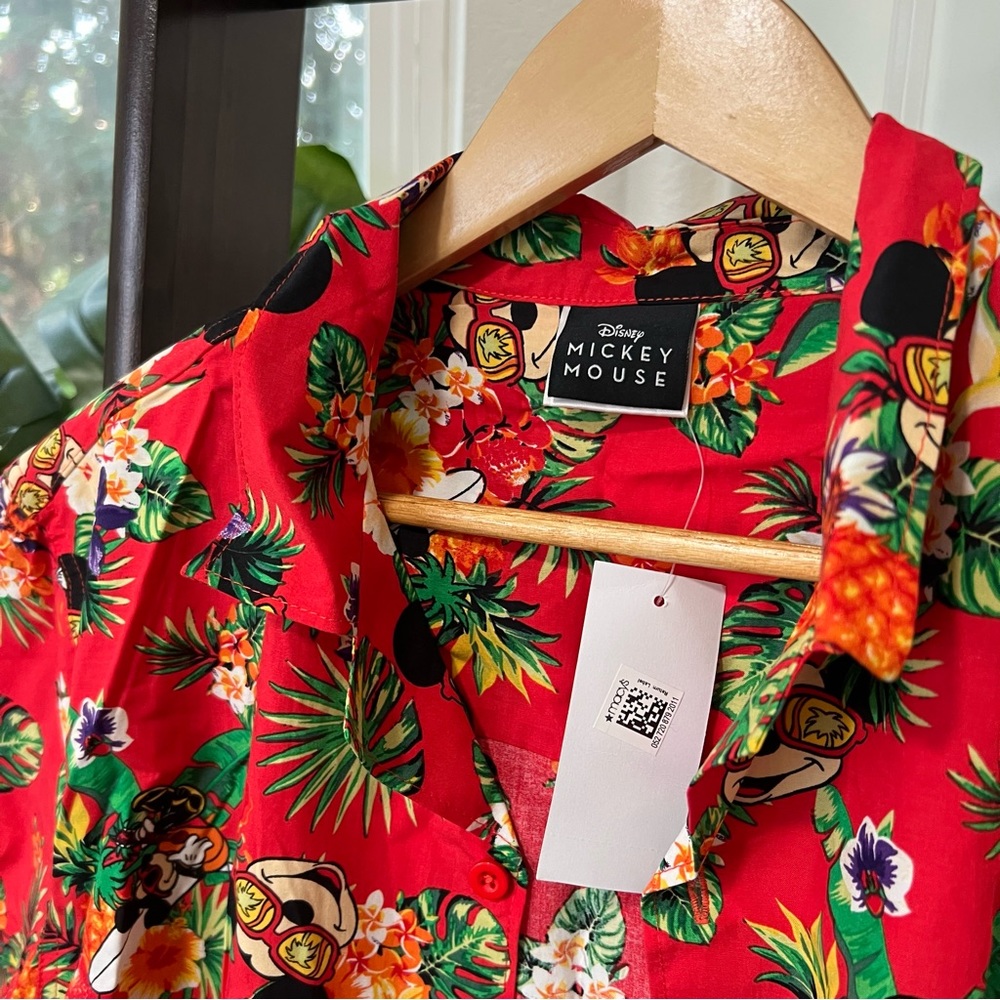 DISNEY Button Down Top - Picture 2 of 4